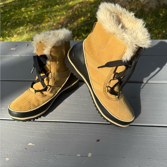 SOREL Women's Winter / Snow Tivoli II Suede Short Boot, Sz 7 - Picture 6 of 9